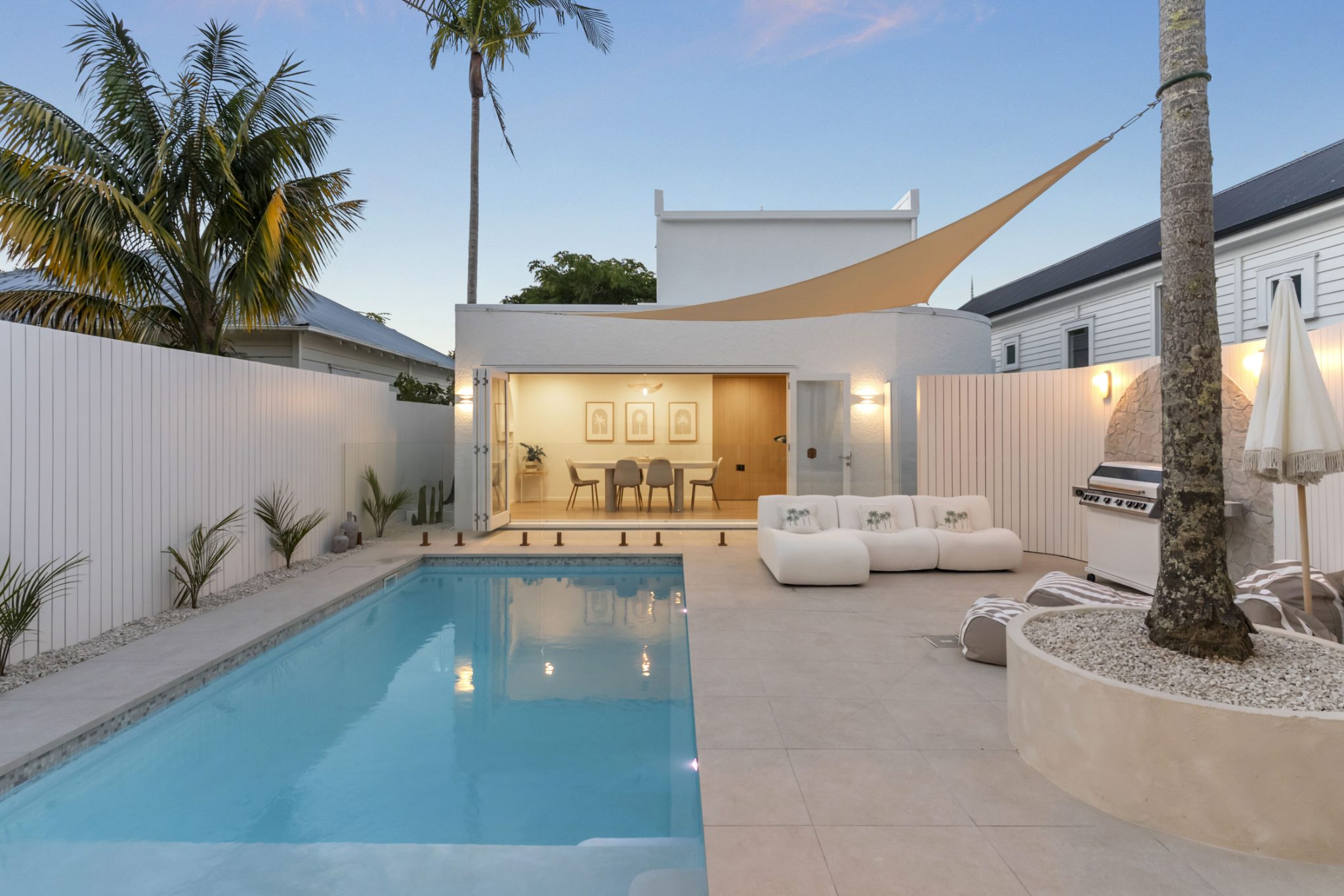 25 Baildon Road — pool and dining overview